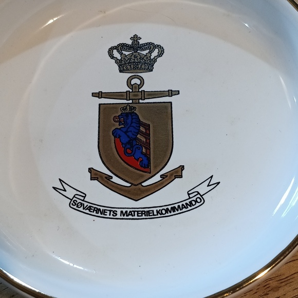 2/$25 White and Gold Souvenir Plate - Picture 2 of 3